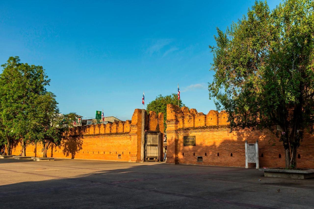 Oyo 677 Le Loftel Hostel Чиангмай Экстерьер фото