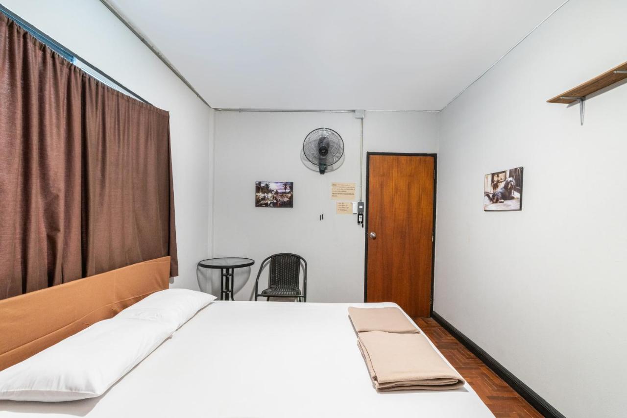Oyo 677 Le Loftel Hostel Чиангмай Экстерьер фото